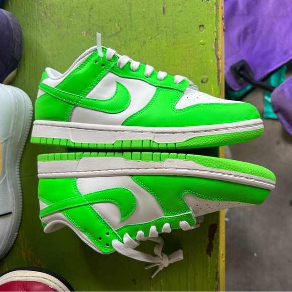 Nike Green and White Athletic Shoes Dunk Low fits men size 8 - Picture 2 of 6